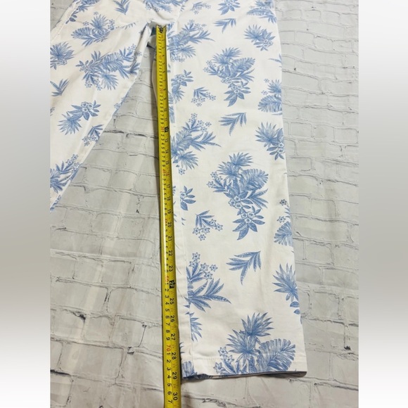TALBOTS Relaxed Chino Ankle Pant in Ditsy Palm Print Blue White Size 4 - Picture 7 of 12